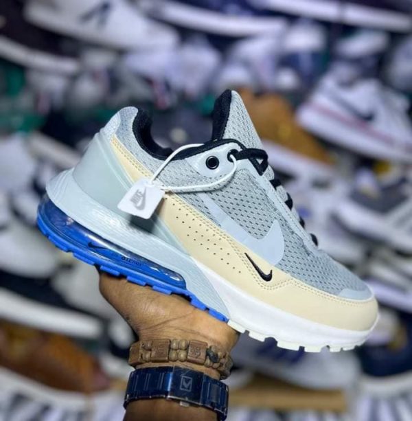Chaussure Adidas et Nike Tennis – Image 2