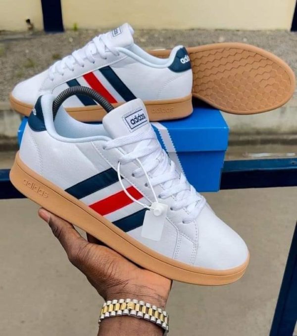 Chaussure Adidas et Nike Tennis