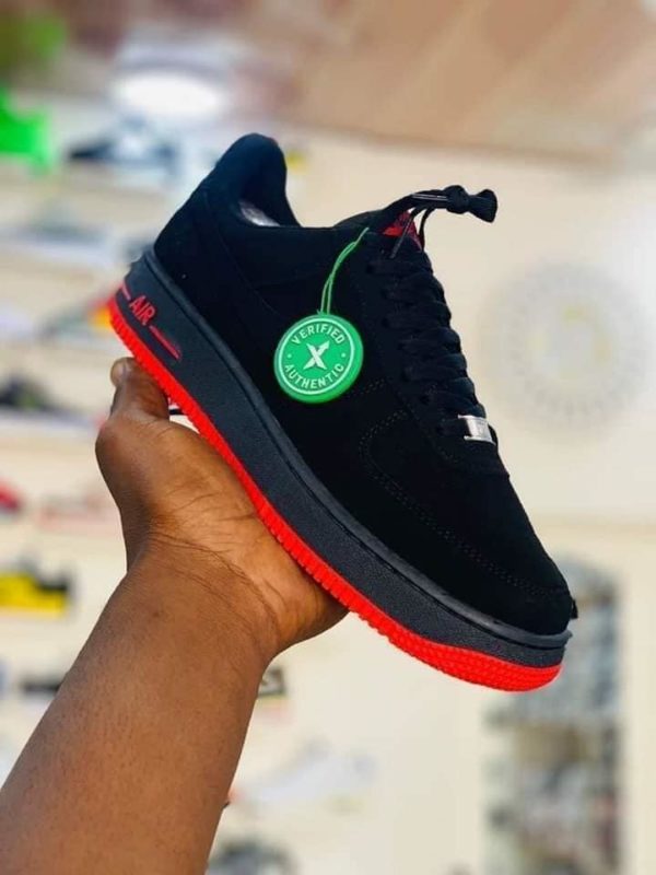 Chaussure Adidas et Nike Tennis – Image 8